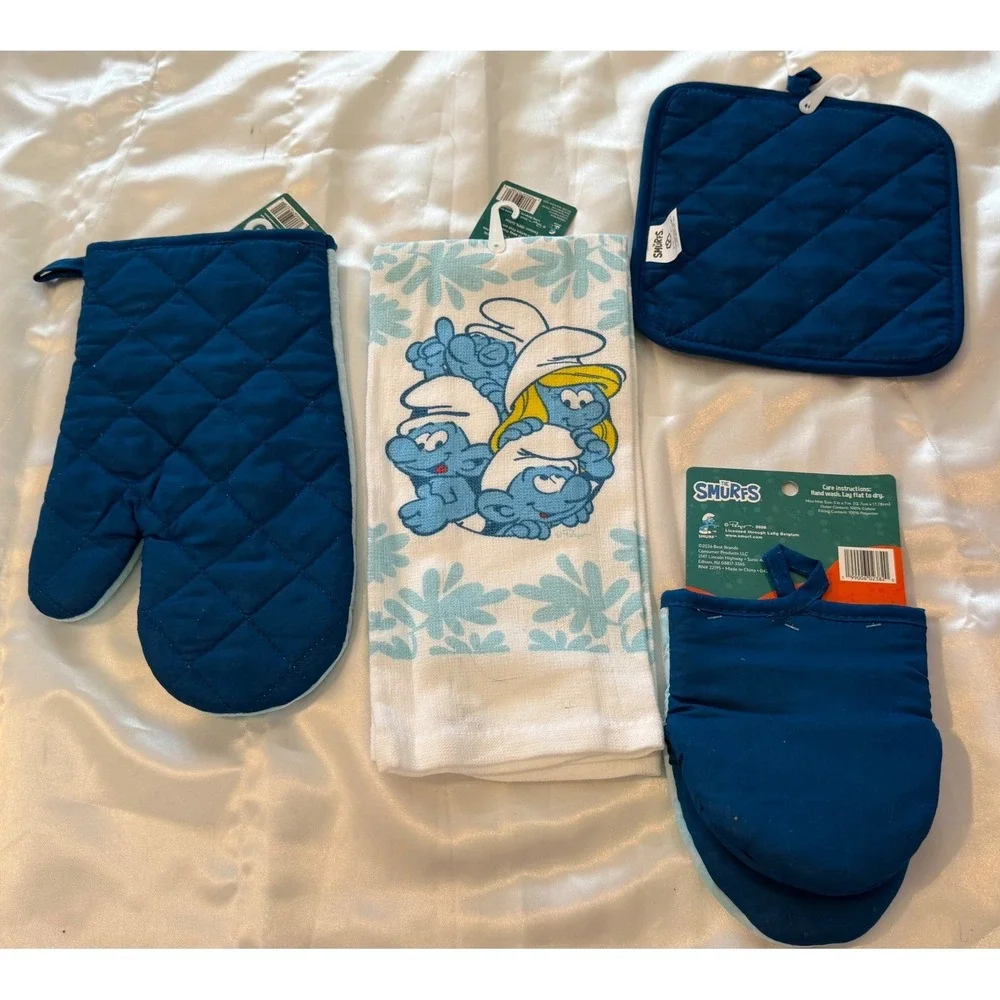 The Smurfs 4pc Kitchen Set Oven Mitt Mini Mitt Pot Holder Towel Blue New NWT